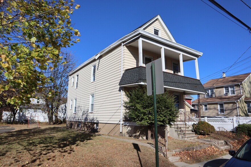 89 Franklin Ave, Hawthorne, NJ à vendre - Photo principale – Image 1 sur 15