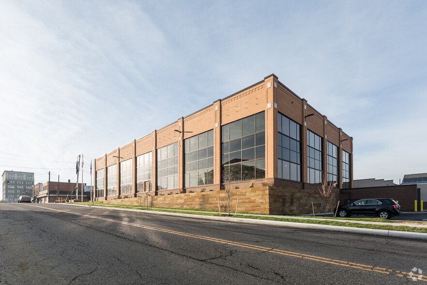 50 North Ave NE, Massillon, OH à louer - Photo de l’immeuble – Image 2 sur 15
