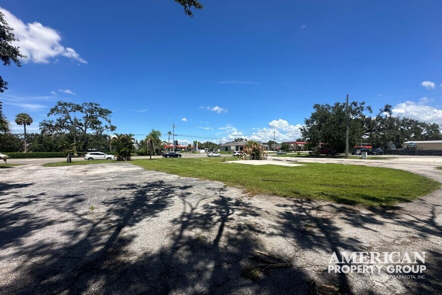 3315 US Highway 301 N, Ellenton, FL à vendre - Photo de l’immeuble – Image 2 sur 4