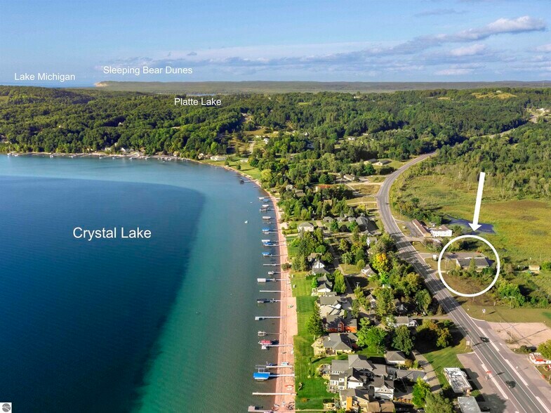 425 N Michigan Ave, Beulah, MI à vendre - Photo de l’immeuble – Image 2 sur 47