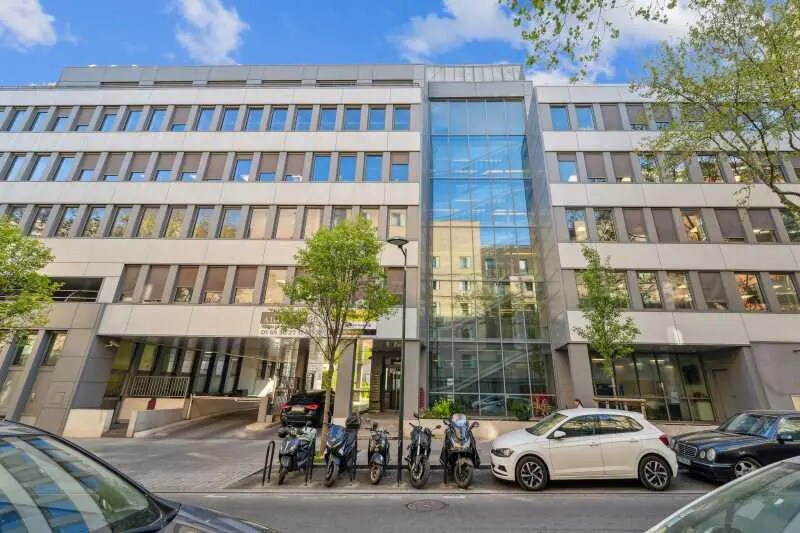 Bureau dans Clichy à louer - Photo de l’immeuble – Image 1 sur 6