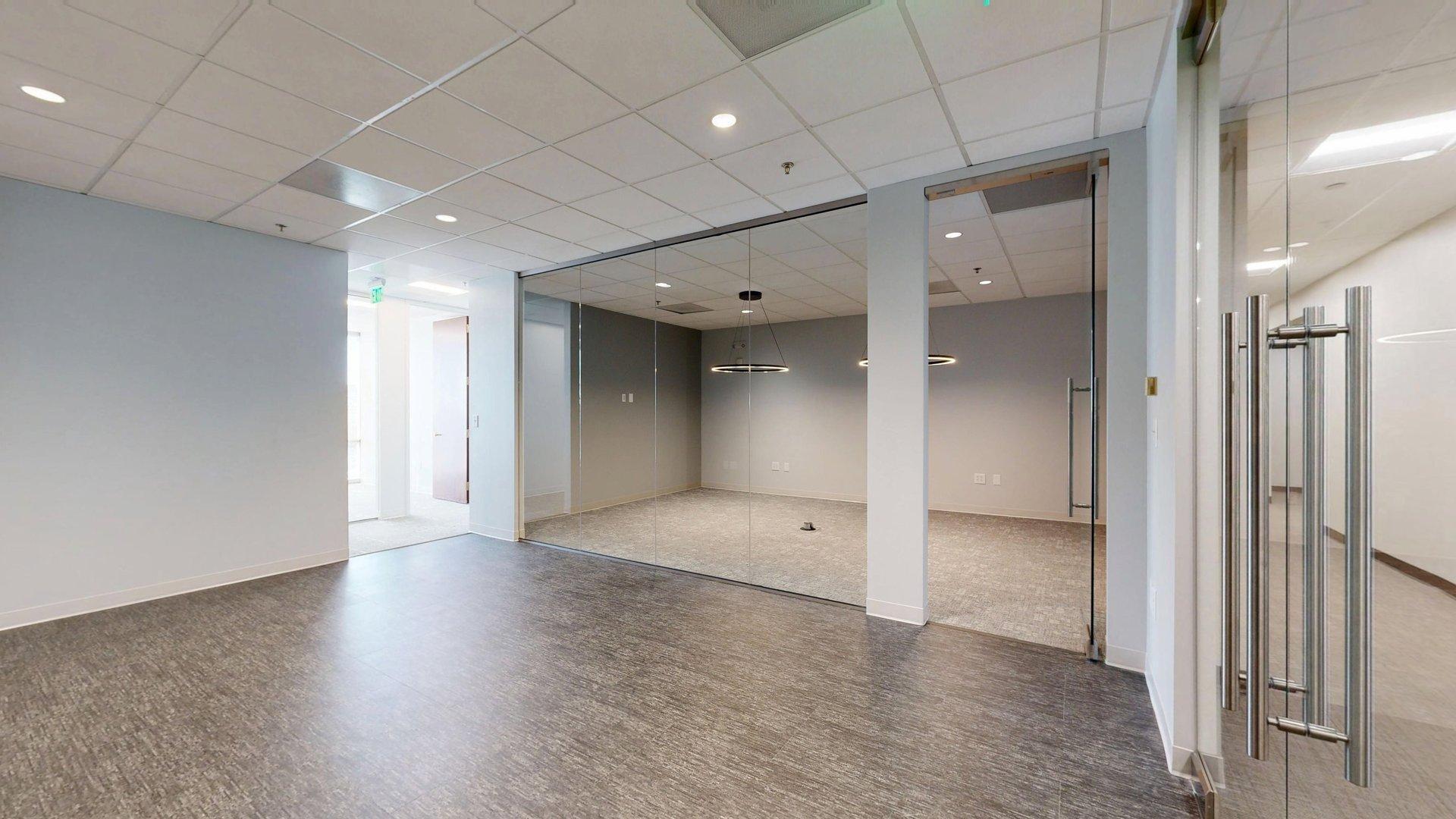 5901 Peachtree Dunwoody Rd NE, Atlanta, GA à louer Photo intérieure– Image 1 sur 10