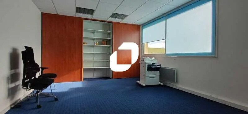 Bureau dans Ecquevilly à louer - Photo de l’immeuble – Image 2 sur 8