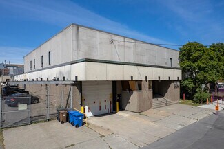 Plus de détails pour 2325 Rue Dandurand, Montréal, QC - Industriel/Logistique à louer
