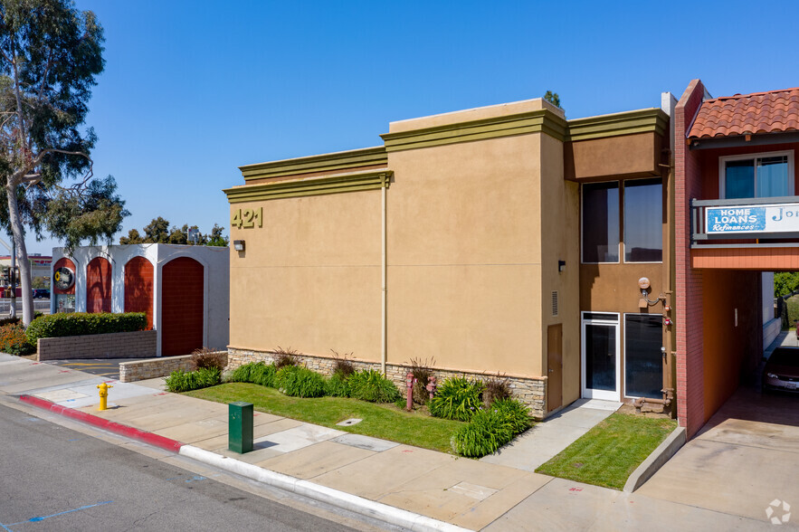 421 S Glendora Ave, West Covina, CA à louer - Photo de l’immeuble – Image 2 sur 21