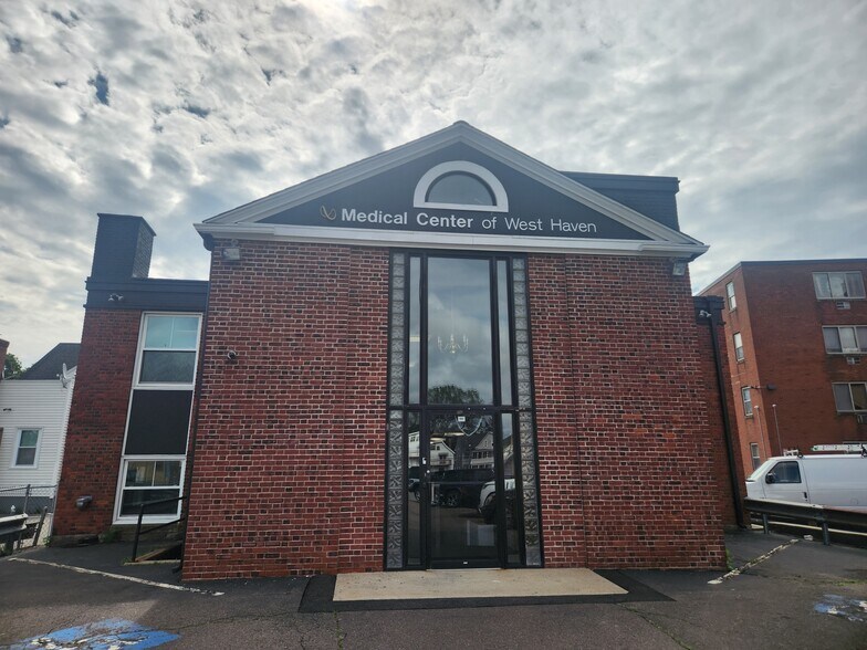 385 Main St, West Haven, CT à vendre - Photo de l’immeuble – Image 3 sur 21