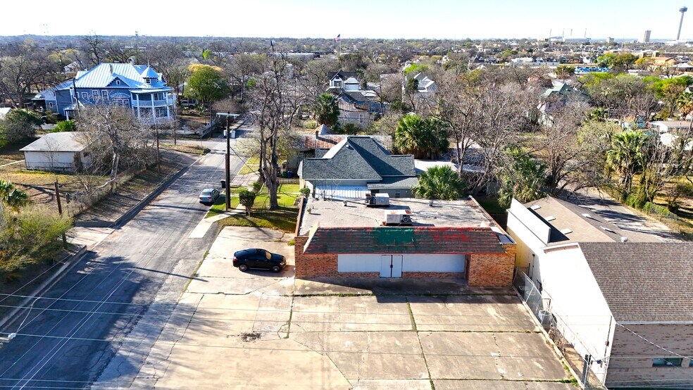 1136 E Grayson St, San Antonio, TX à vendre - Photo de l’immeuble – Image 2 sur 12