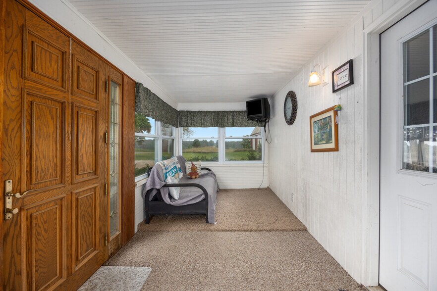5274 N State Rd, Luther, MI à vendre - Photo de l’immeuble – Image 2 sur 46