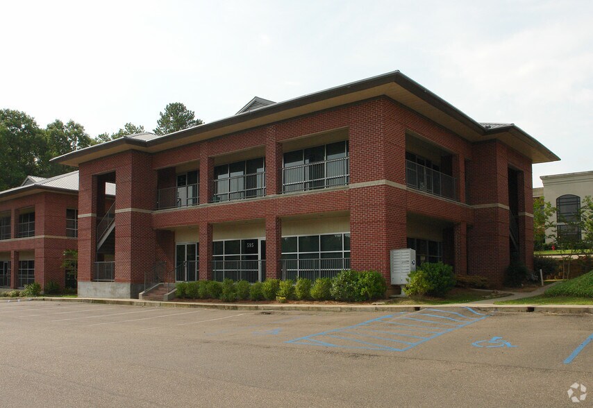 595 Northpark Dr, Ridgeland, MS à vendre - Photo principale – Image 1 sur 3