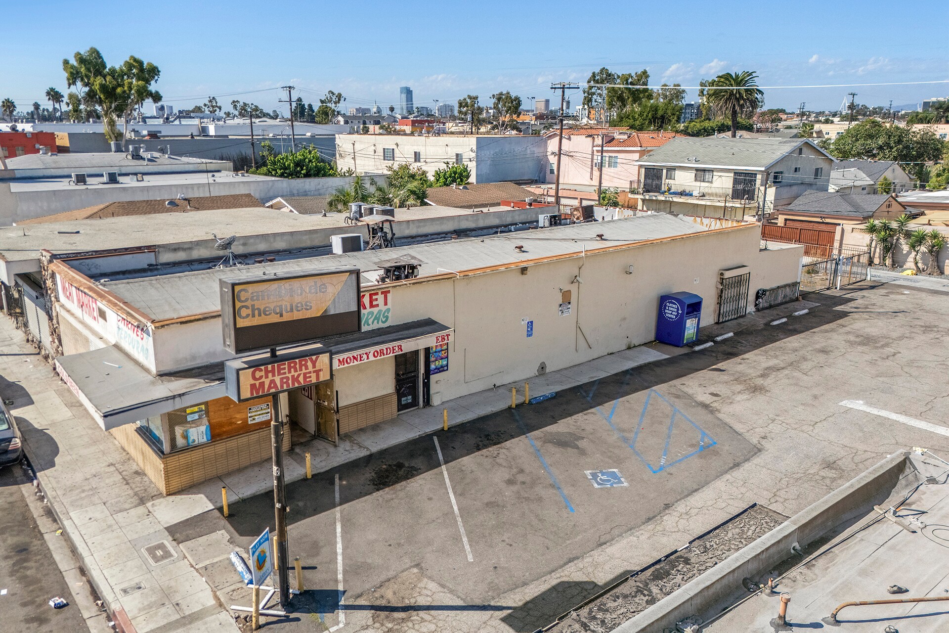 1429 Cherry Ave, Long Beach, CA à vendre Photo de l’immeuble– Image 1 sur 20