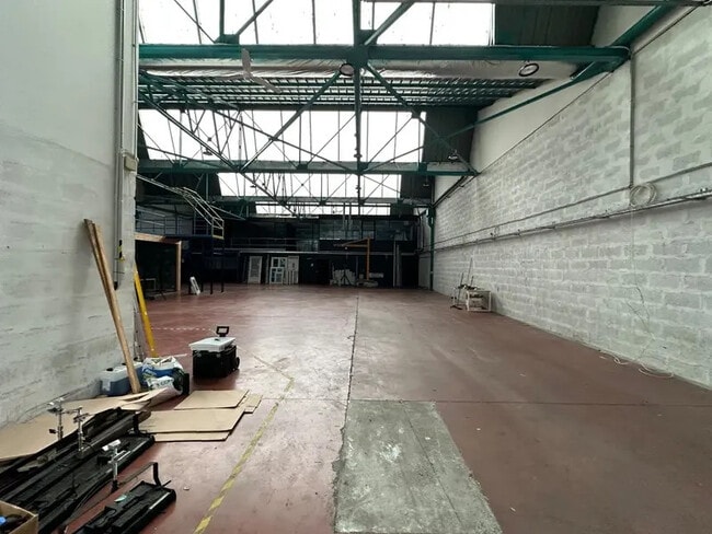 Plus de détails pour Industriel/Logistique à louer