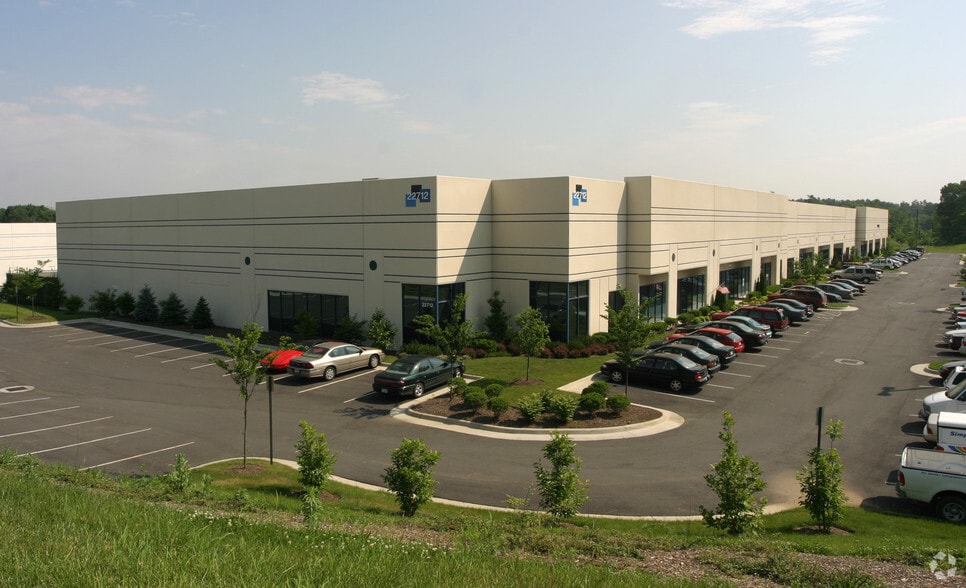 22712 Commerce Center Ct, Sterling, VA à louer - Autre – Image 2 sur 6