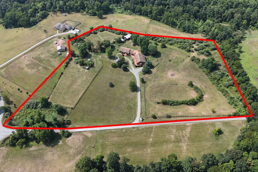 2179 Layton Rd, Warfordsburg, PA à vendre - Aérien – Image 1 sur 17