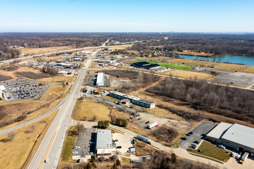 32801 Lorain Rd, North Ridgeville, OH à vendre - Photo de l’immeuble – Image 2 sur 8