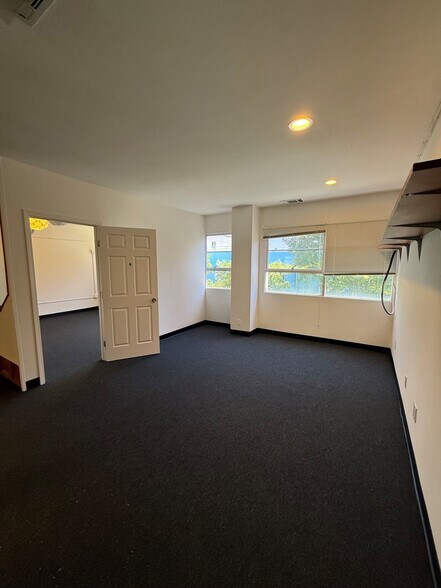 300-500 Ben Franklin Ct, San Mateo, CA à louer - Photo de l’immeuble – Image 3 sur 6
