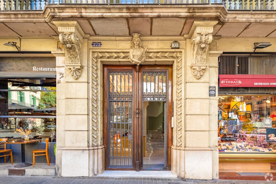Carrer de Pau Claris, 108, Barcelone, Barcelona à louer - Photo de l’immeuble – Image 3 sur 5