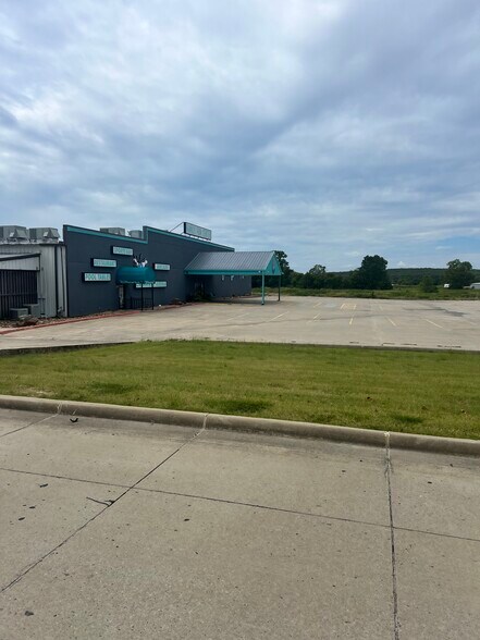 3003 Elk Dr, Mcalester, OK à vendre - Photo de l’immeuble – Image 2 sur 53