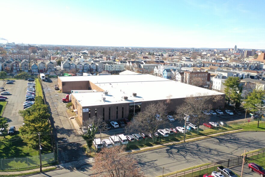 26 Papetti Plz, Elizabeth, NJ à louer - Photo de l’immeuble – Image 3 sur 8