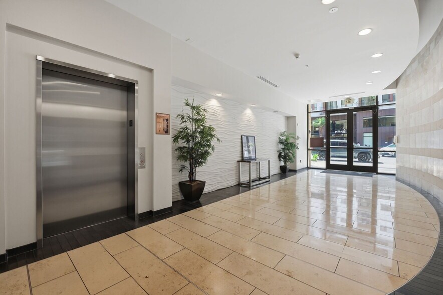 301 Mission Ave, Oceanside, CA à vendre - Photo de l’immeuble – Image 2 sur 22