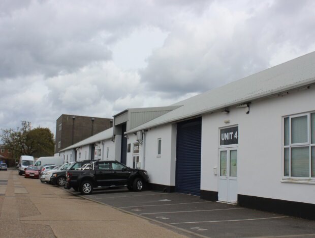 55 Victoria Rd, Burgess Hill à louer - Photo de l’immeuble – Image 2 sur 2