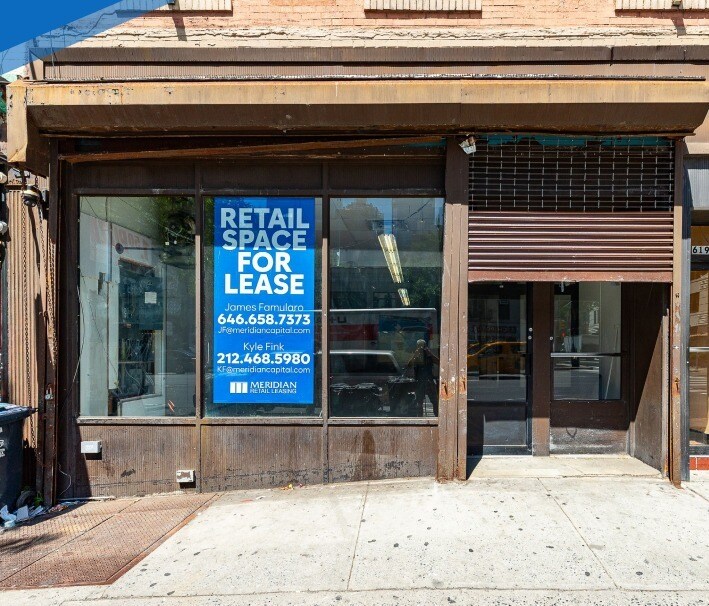 619 Ninth Ave, New York, NY à louer Photo de l’immeuble– Image 1 sur 2