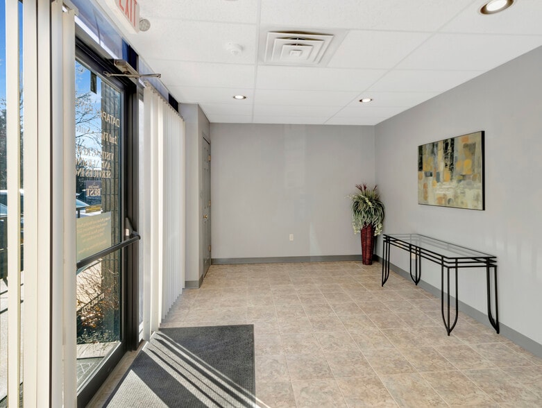 125 High St, Mansfield, MA à louer - Photo de l’immeuble – Image 2 sur 23
