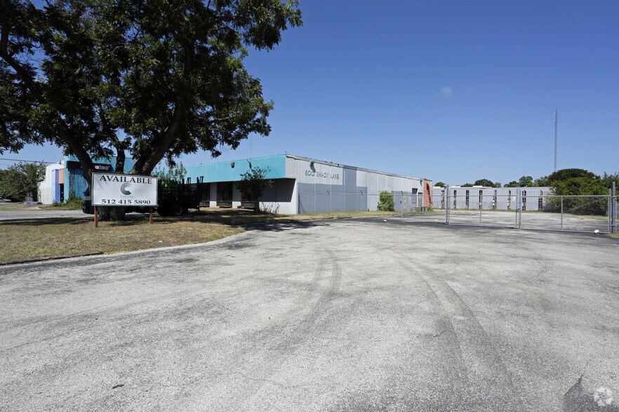 500 Shady Ln, Austin, TX à louer - Photo de l’immeuble – Image 2 sur 2