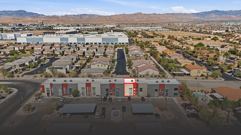 7336 W Post Rd, Las Vegas, NV à louer - Photo de l’immeuble – Image 2 sur 19