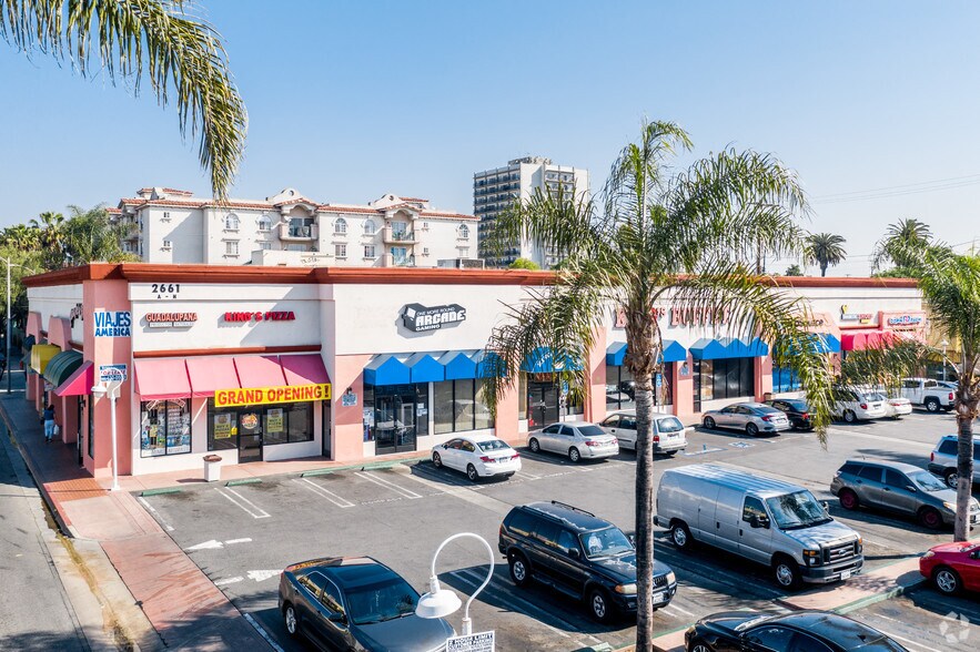 2661 E Florence Ave, Huntington Park, CA à vendre - Photo principale – Image 1 sur 12