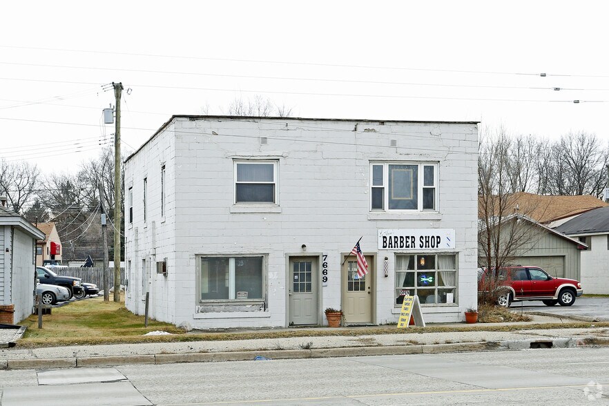 7669 Highland Rd, Waterford, MI à vendre - Photo de l’immeuble – Image 3 sur 5