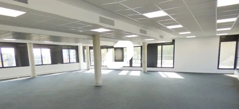 Bureau dans Champs-sur-Marne à vendre - Photo de l’immeuble – Image 3 sur 4