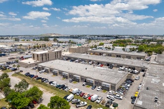 7506-7560 NW 70th St, Miami, FL - VUE AÉRIENNE  vue de carte - Image1