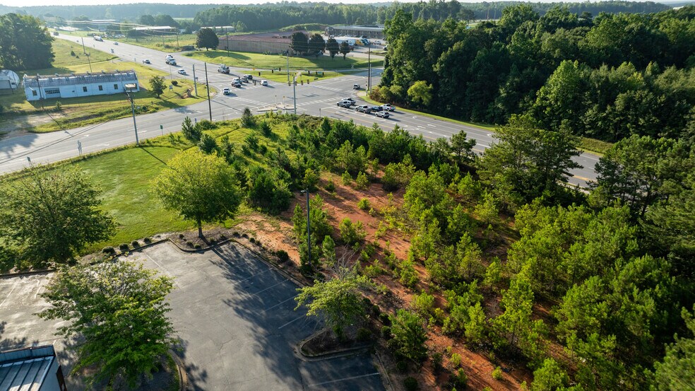 Pine Road, Newnan, GA à vendre - Photo de l’immeuble – Image 3 sur 18