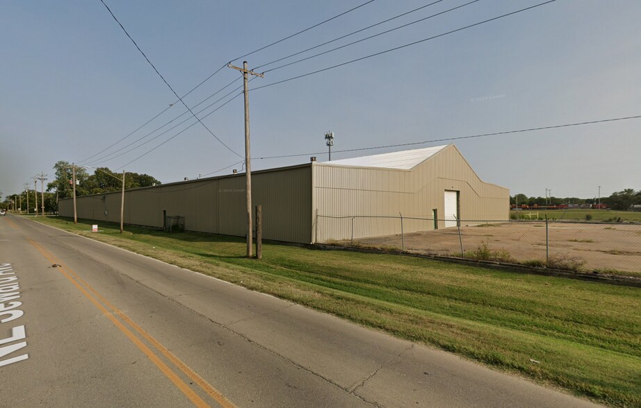 3101 NE Seward Ave, Topeka, KS à louer - Photo de l’immeuble – Image 1 sur 1