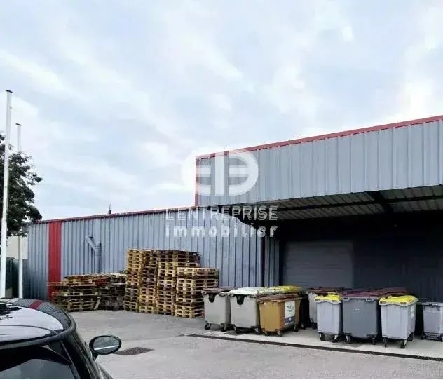 Industriel/Logistique dans Carros à louer - Photo de l’immeuble – Image 3 sur 5