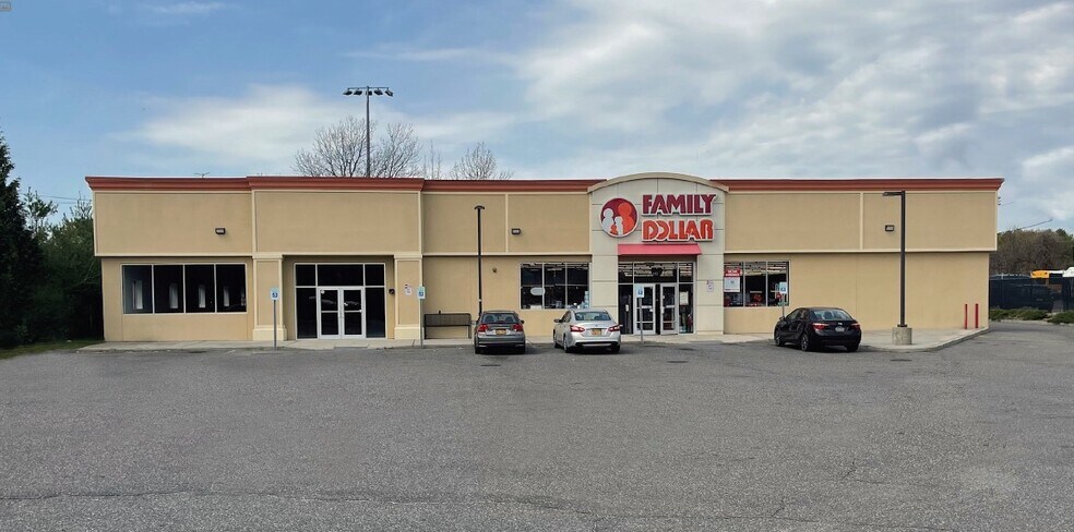 2852 Route 112, Medford, NY à louer - Photo de l’immeuble – Image 1 sur 10