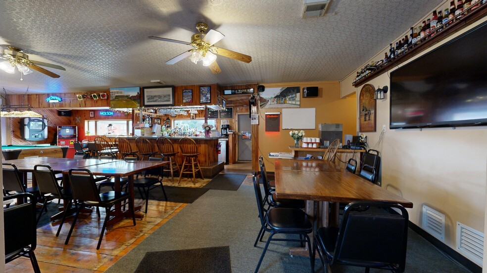 697 Lisbon Rd, Lisbon Falls, ME à vendre - Photo de l’immeuble – Image 3 sur 73