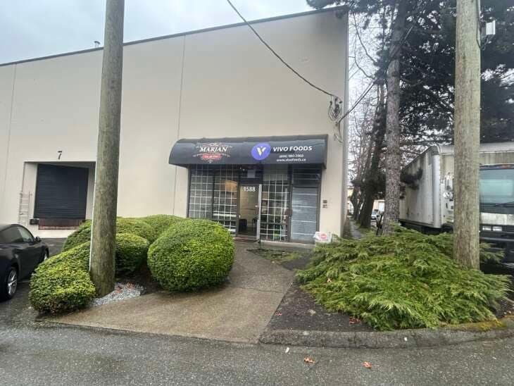 1580-1588 Columbia St, North Vancouver, BC à louer Photo de l’immeuble– Image 1 sur 5