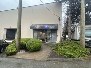 1580-1588 Columbia St, North Vancouver, BC à louer Photo de l’immeuble– Image 1 sur 5