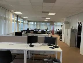 Bureau dans Avignon à louer - Photo de l’immeuble – Image 2 sur 5
