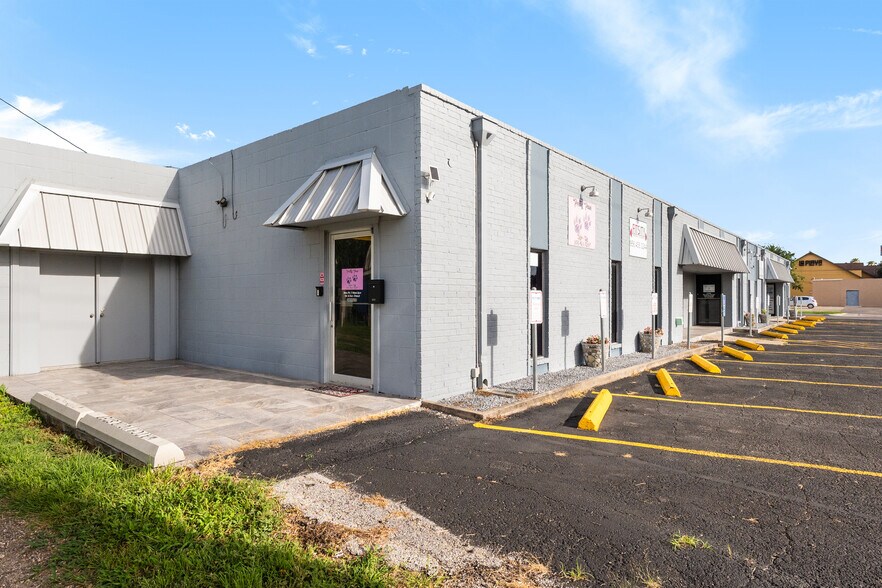 604 S 77 Sunshine Strip, Harlingen, TX à vendre - Photo de l’immeuble – Image 3 sur 33