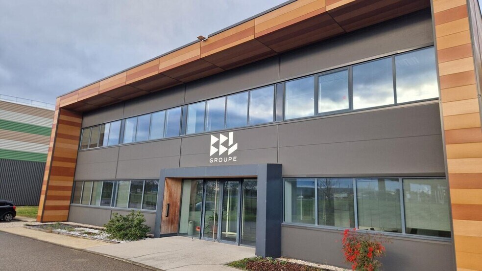 18 Allée Du Grand Totem - Rd1006, Saint-Quentin-Fallavier à louer - Photo de l’immeuble – Image 3 sur 10