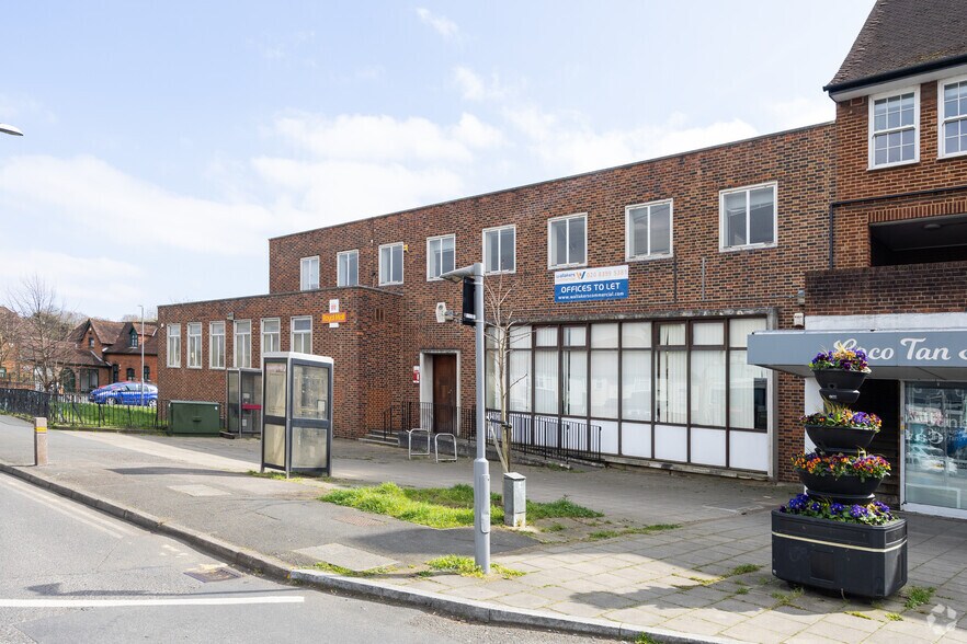 14-16 Elm Rd, Chessington à louer - Photo principale – Image 1 sur 6