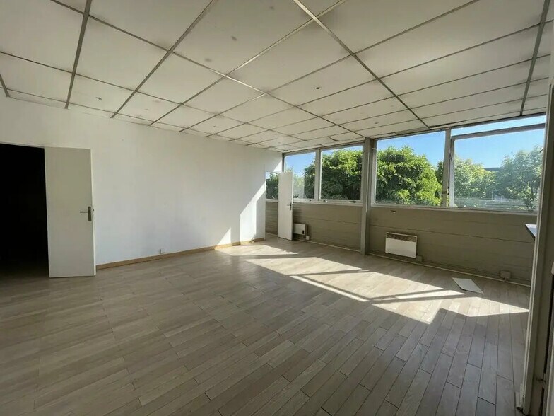 Industriel/Logistique dans Coignières à louer - Photo intérieure – Image 3 sur 4