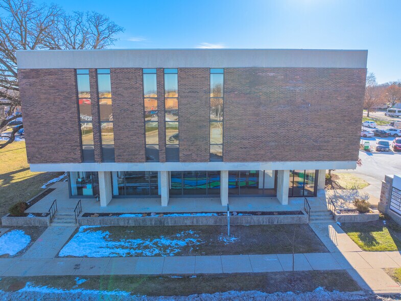 10533 W National Ave, West Allis, WI à vendre - Photo de l’immeuble – Image 2 sur 16