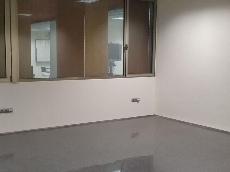Bureau dans La Rinconada à louer - Photo de l’immeuble – Image 3 sur 11