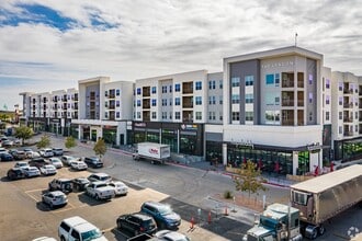 200 Springtown Way, San Marcos, TX à louer Photo de l’immeuble– Image 1 sur 8