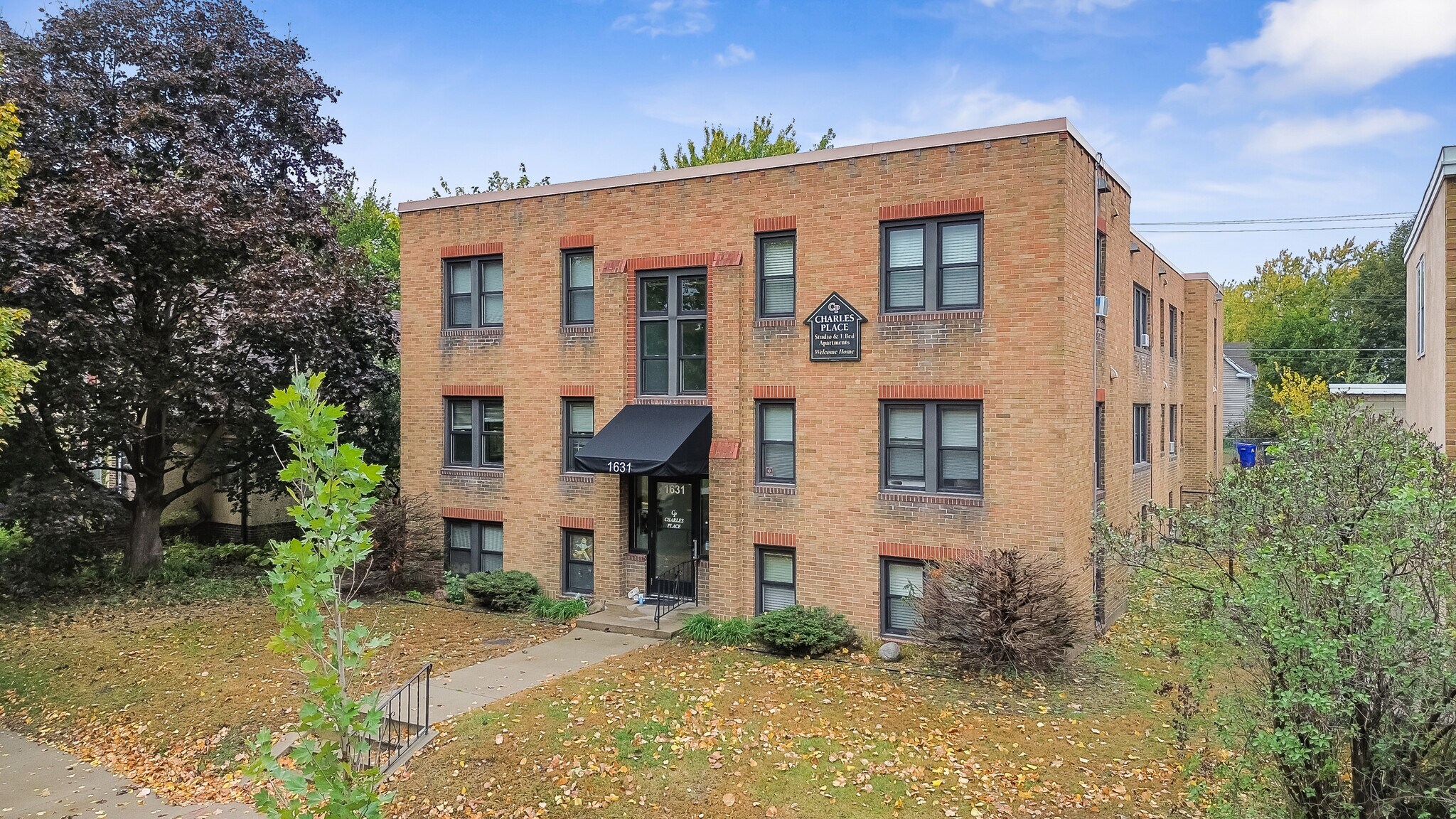 1631 Charles Ave, Saint Paul, MN à vendre Photo principale– Image 1 sur 33