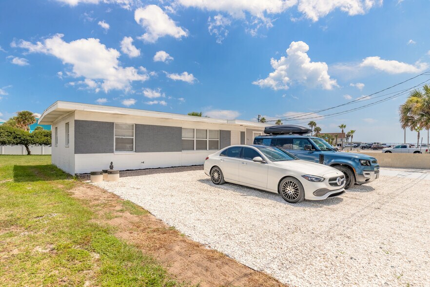 133 Bridgeport Rd, Daytona Beach Shores, FL à vendre - Photo de l’immeuble – Image 2 sur 33