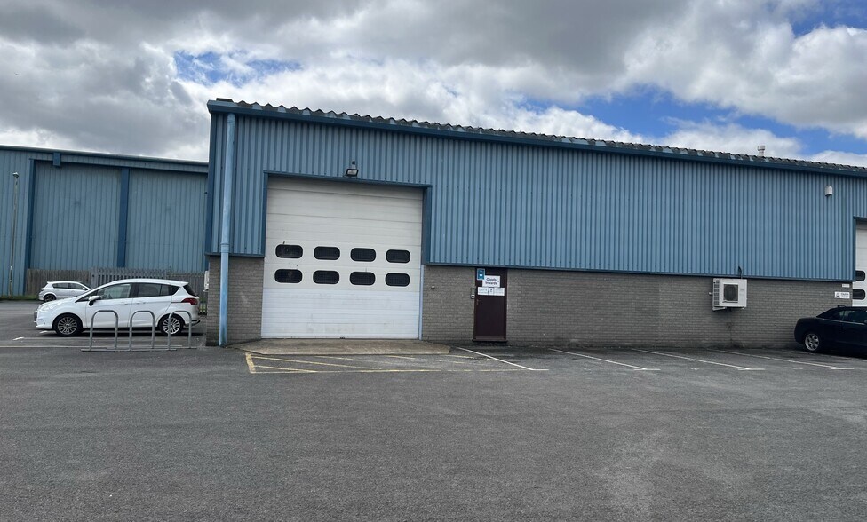 Mitchell Close, Andover à louer - Photo de l’immeuble – Image 2 sur 3